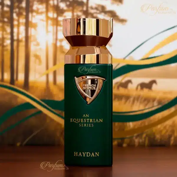 Flacon Haydan French Avenue posé devant un décor boisé avec chevaux
