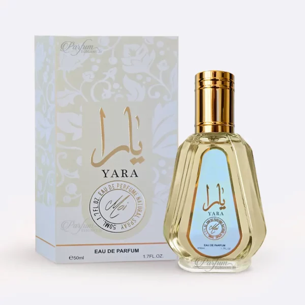 Eau de Parfum Yara Moi posée sur fond beige avec pétales et lumière douce