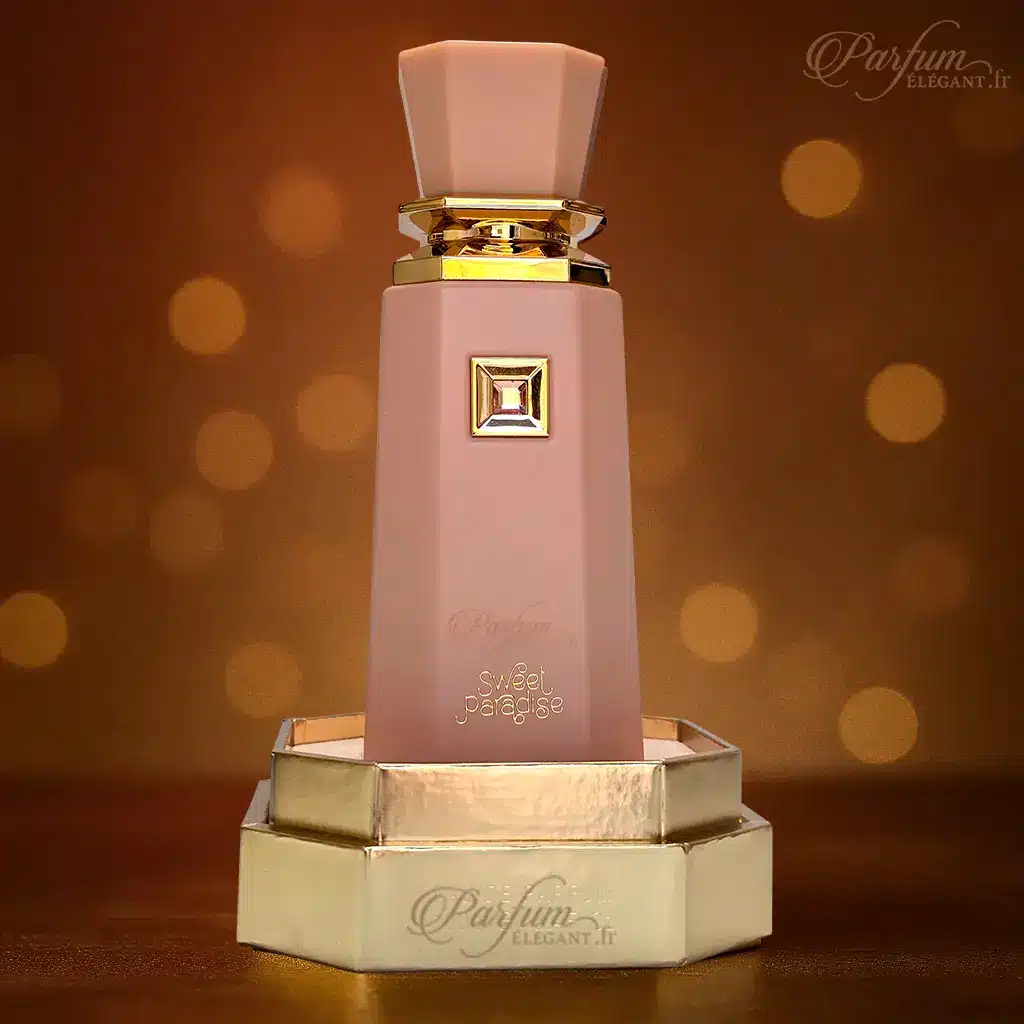 Sweet Paradise – Eau de Parfum Femme Gourmande & Florale | Dupe Parfum Oriental Chic 2025 4 flacon Sweet Paradise femme posé sur socle doré parfum élégant