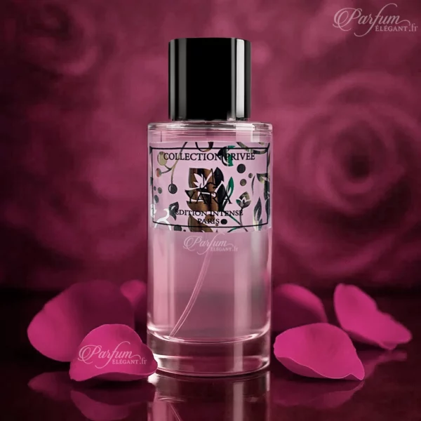 Parfum Yara Collection Privée Intense posé sur fond rose avec pétales – fragrance féminine, sucrée et musquée.