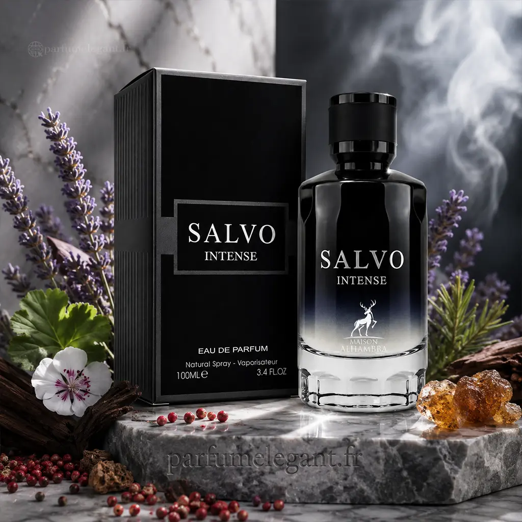 Salvo Intense – Eau de Parfum Aromatique & Boisé Homme – Maison Alhambra 4 Flacon Salvo Intense Maison Alhambra entouré de lavande, bois et notes ambrées