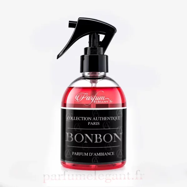 Parfum Élégant – Parfums Dubaï & Orientaux | Dupes Luxe à Prix Abordables en Boutique & en Ligne 12 Photo du parfum d’ambiance Bonbon Collection Authentique Paris sur fond clair. Un spray intérieur gourmand et sucré parfait pour parfumer la maison, les textiles et créer une ambiance chaleureuse et réconfortante.