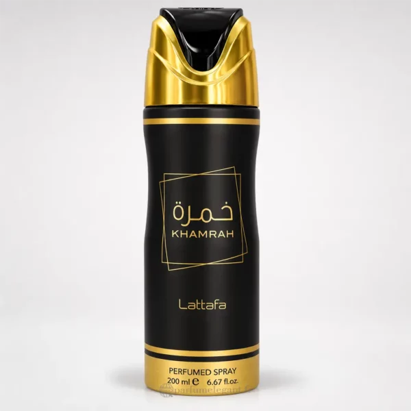 Parfum Élégant – Parfums Dubaï & Orientaux | Dupes Luxe à Prix Abordables en Boutique & en Ligne 13 Spray parfumé Khamrah Lattafa Perfumed Spray 200 ml, aérosol noir mat avec bouchon noir et doré, logo Khamrah et inscriptions dorées.