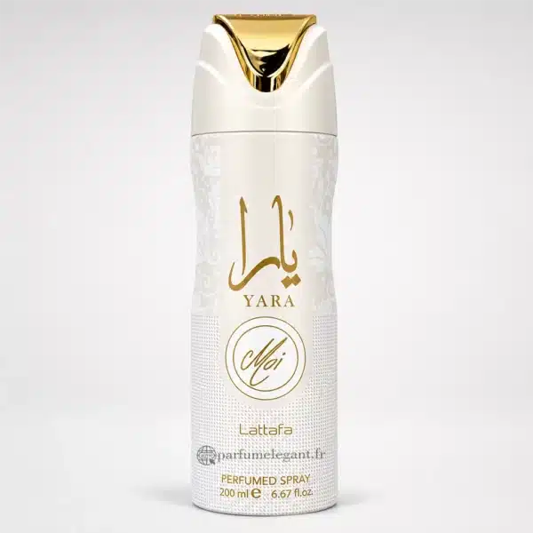 Parfum Élégant – Parfums Dubaï & Orientaux | Dupes Luxe à Prix Abordables en Boutique & en Ligne 17 Spray parfumé Yara Moi Lattafa Perfumed Spray 200 ml, aérosol blanc nacré avec motifs floraux blancs, inscriptions dorées et bouchon blanc et doré.
